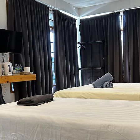 Riverbank Dungun Guesthouse & Cafe 외부 사진
