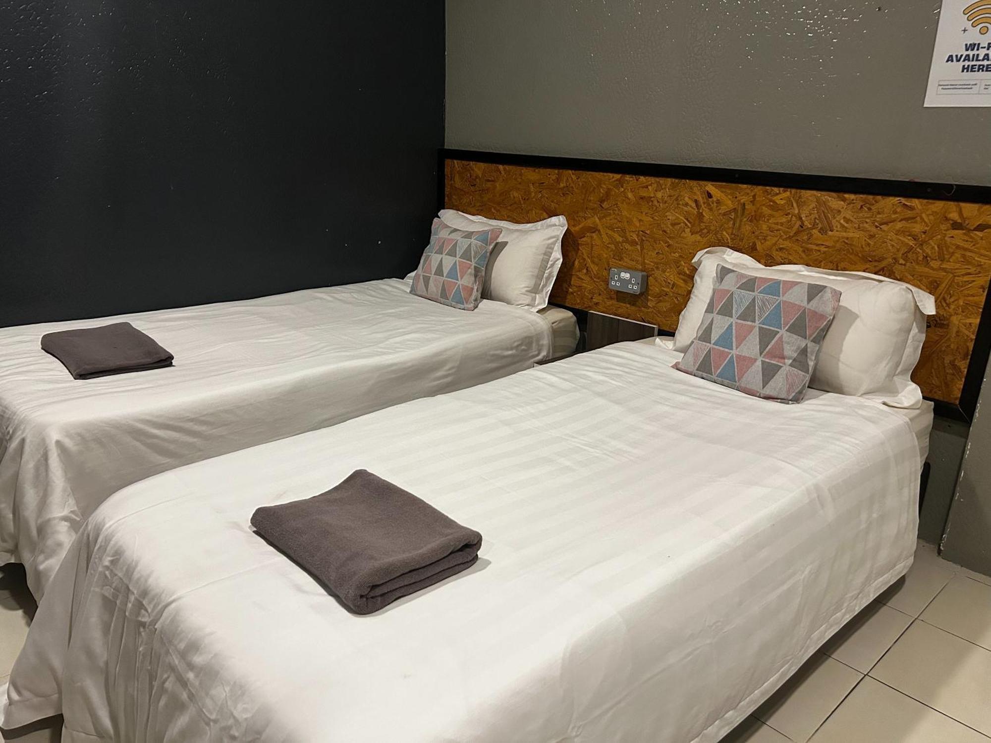 Riverbank Dungun Guesthouse & Cafe 외부 사진