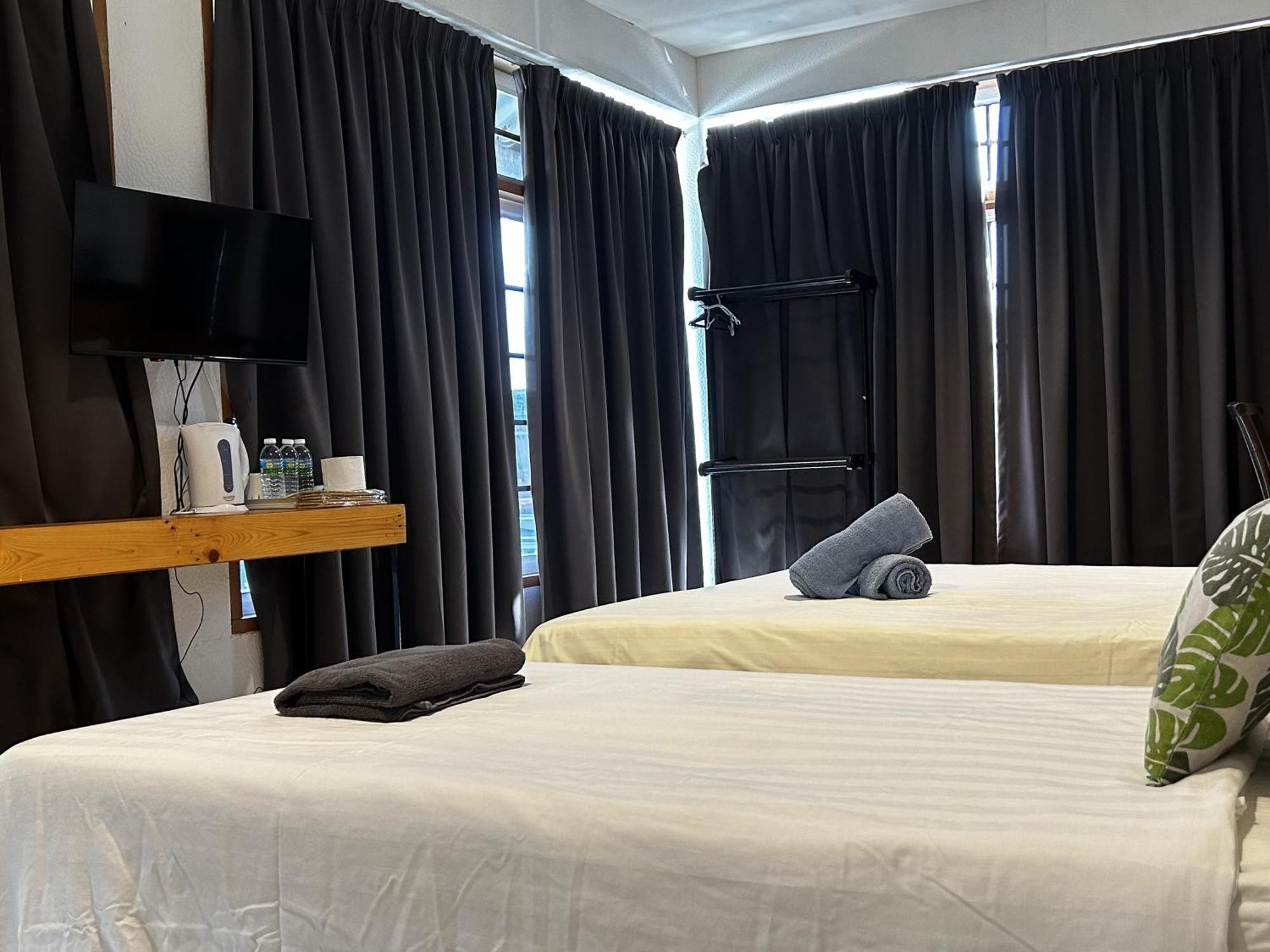 Riverbank Dungun Guesthouse & Cafe 외부 사진